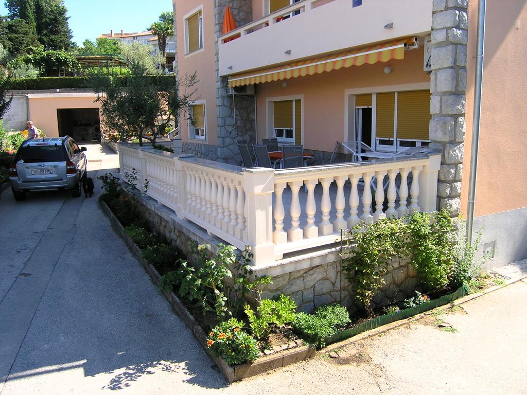 Apartment Julija Krk Town Exterior foto