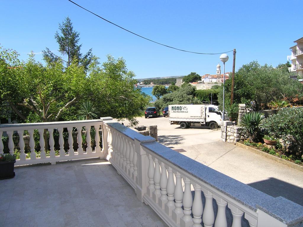 Apartment Julija Krk Town Exterior foto