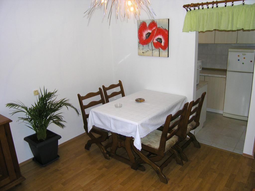 Apartment Julija Krk Town Exterior foto